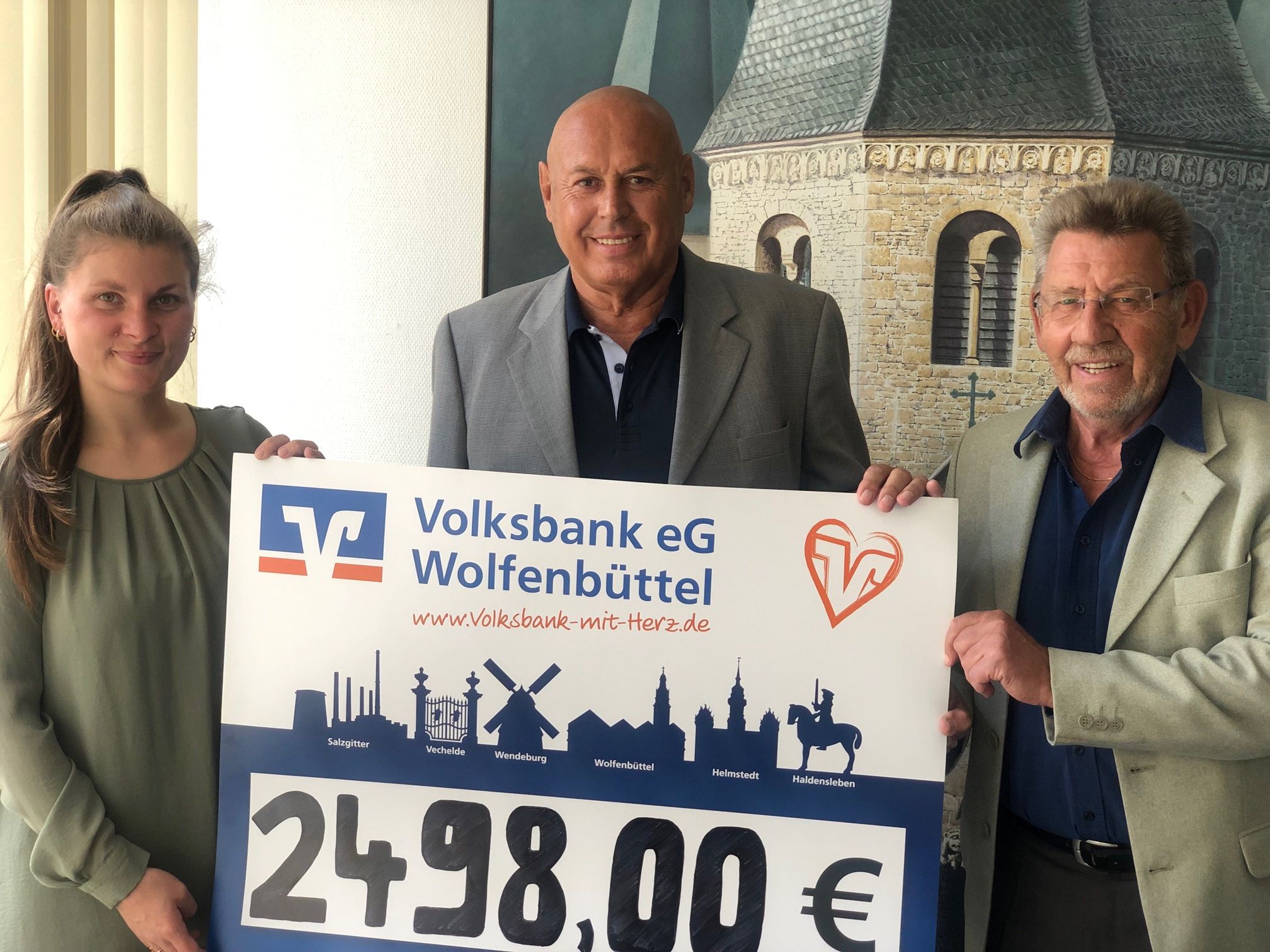 Spende der Volksbank Wolfenbuettel Salzgitter an GHKS